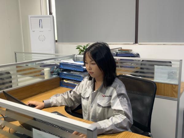 何麗清(1).jpg
